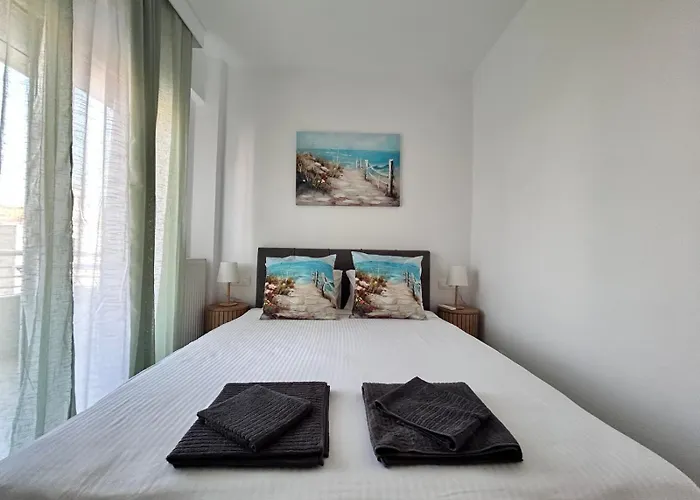 Sea Breeze V Apartment