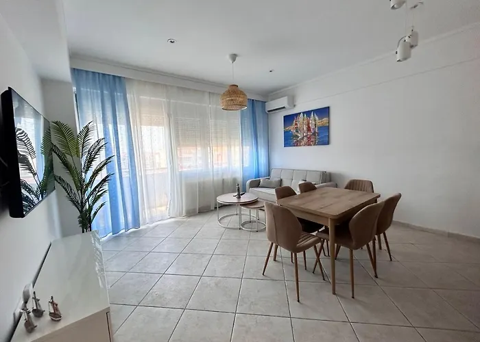 Sea Breeze V Apartment